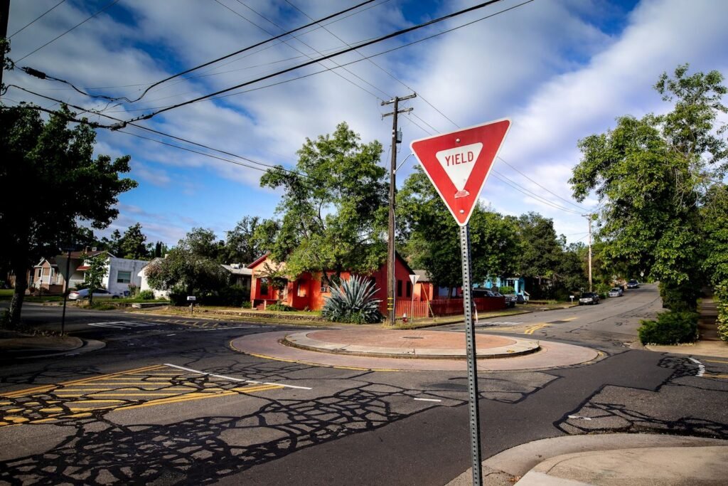 Yield vs Stop Signs